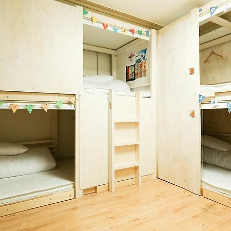 Linker Partyhouse Hotell Andong Exteriör bild