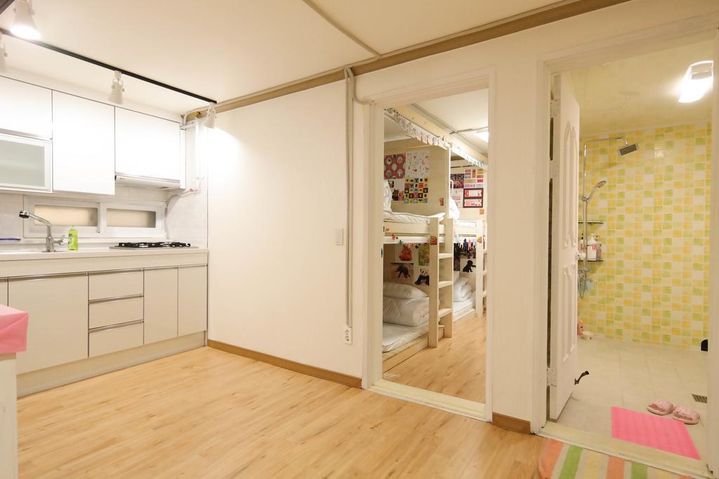 Linker Partyhouse Hotell Andong Exteriör bild